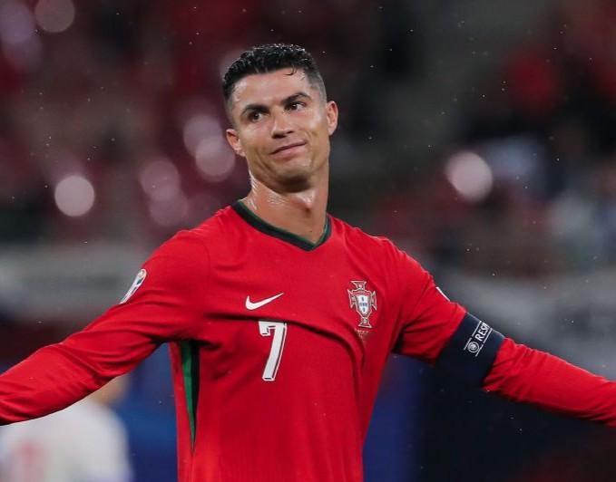 Read more about the article Ronaldo’s Euro 2024 Drama: Ex-Liverpool Player Slams His Lack of Support for Felix!