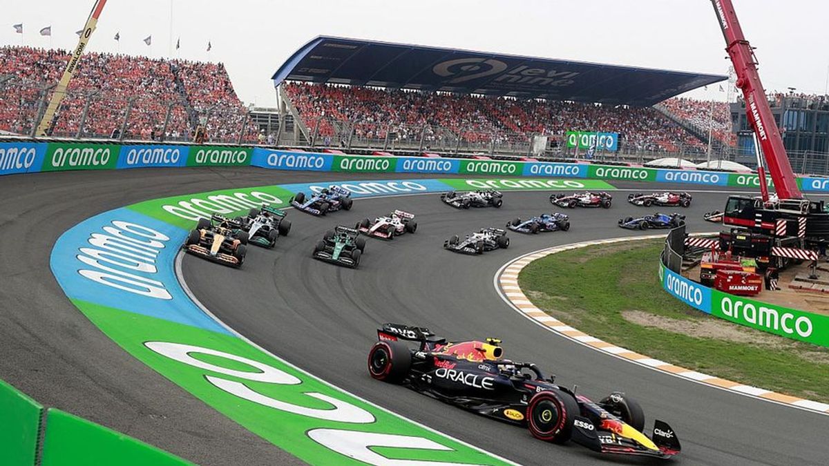 You are currently viewing Watch the Dramatic Dutch GP Overtake That Left Everyone Speechless