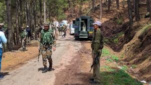 Read more about the article Kidnapping in Anantnag: 2 Army Jawans Taken, 1 Escapes with Gunshot Injuries