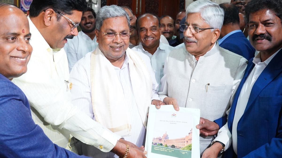 Read more about the article CM Siddaramaiah to Hold Talks with Karnataka OBC Leaders Over Caste Census Implementation