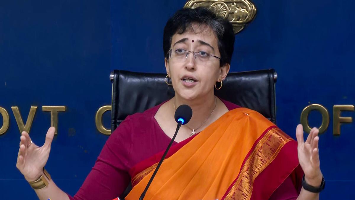 Read more about the article CM Atishi Urges Universities to Prioritize Graduate Job Creation Along with Placements