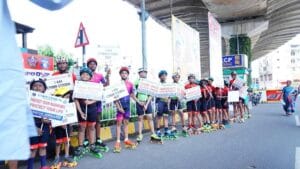 Read more about the article Skating Marathon by Police Highlights Cyber Offences to Devotees at Durga Temple