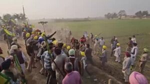 Read more about the article Farmers Clash with Police Over Compensation in Punjab’s Bathinda