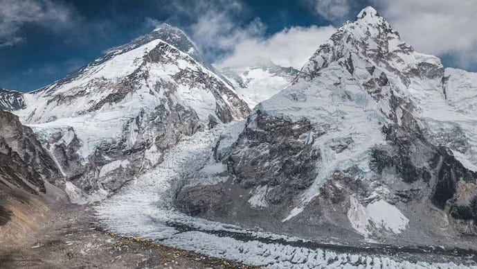 Read more about the article Himalayan Glacial Lakes Surge by 11% in Just 13 Years, Posing Deadly Risks