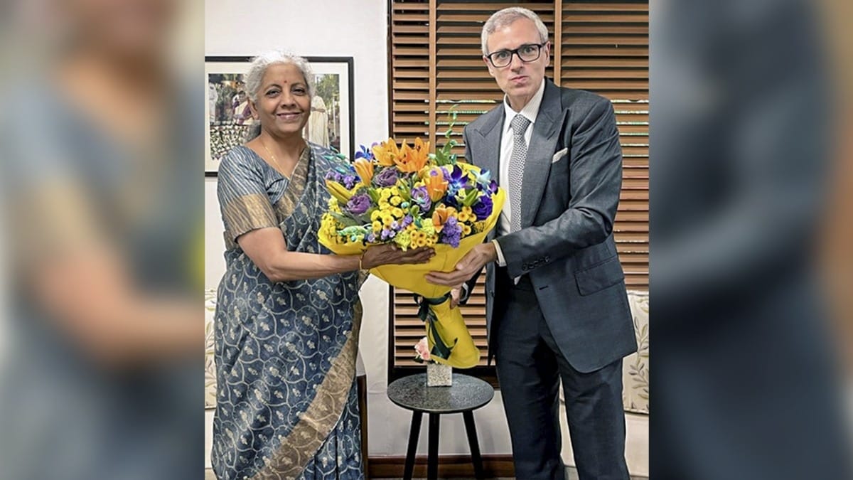 Read more about the article Omar Abdullah Talks Economic Revival for J&K with Nirmala Sitharaman