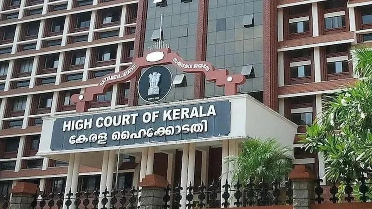 Read more about the article Waving Black Flag at CM Not Defamatory or Illegal, Rules Kerala High Court